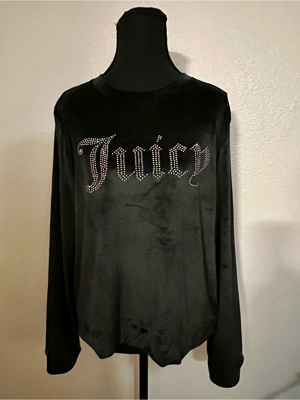 Y2K Juicy Couture Black Velvet Rhinestone 'Juicy' Logo Long Sleeve Top